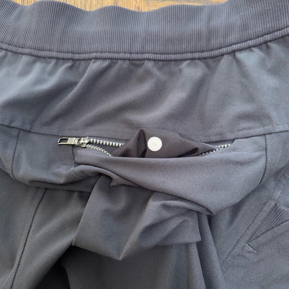 Lululemon Men's ABC Joggers Dark Gray Obsidian Pants Like New EUC Medium 30” - Picture 7 of 12